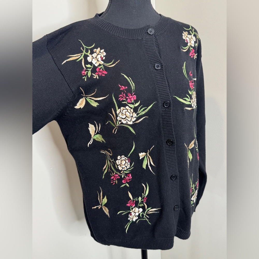    Alfred Dunner Floral Cardigan Small Black Embroidered Cottagecore - Picture 4 of 10